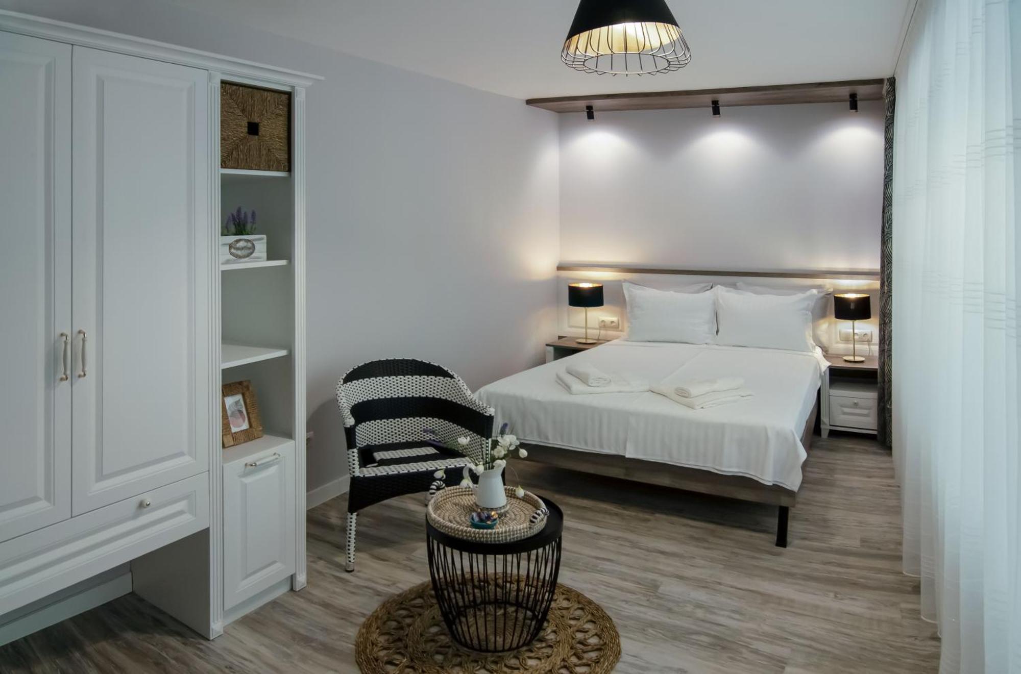 Bellissima 2 Minutes Away From The Appartement *
